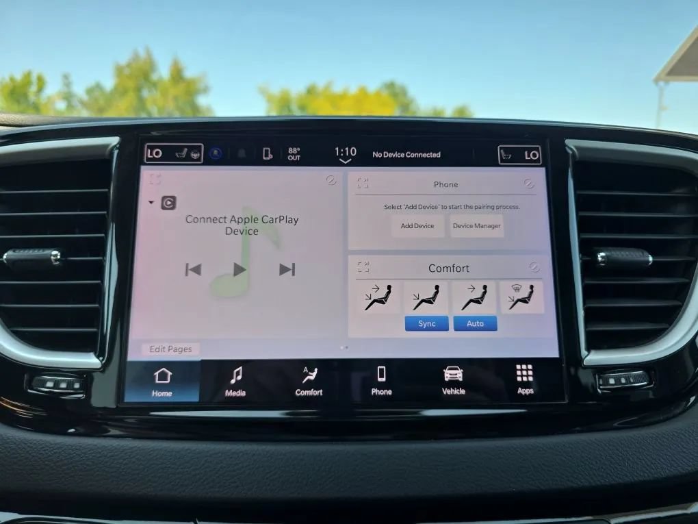 Used 2023 Chrysler Pacifica Touring-L FWD image 25