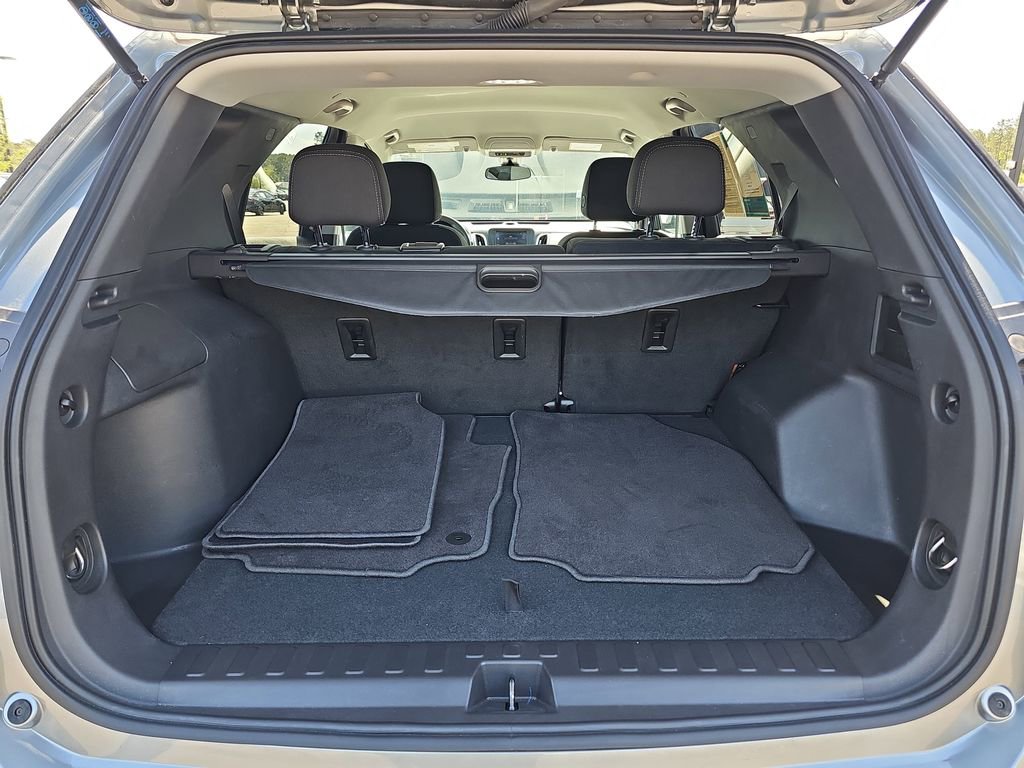 Used 2024 Chevrolet Equinox LT FWD image 16