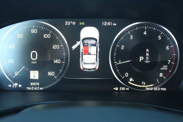 Used 2020 Volvo XC40 T5 Momentum w/ Protection Package Premier image 20