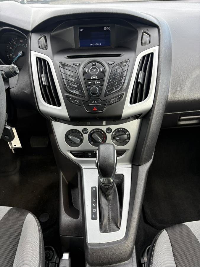 Used 2014 Ford Focus SE w/ SE Sport Package image 26