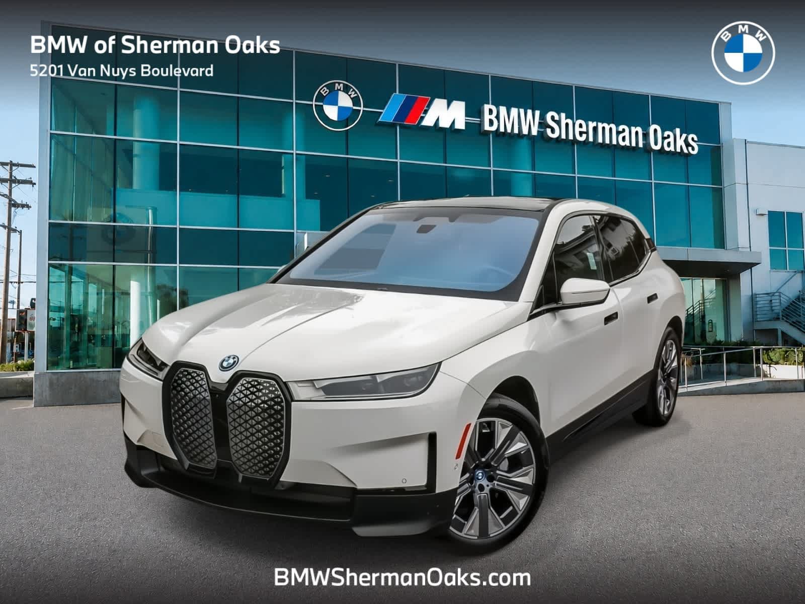 Used 2023 BMW iX xDrive50 w/ Convenience Package AWD/4WD image 1