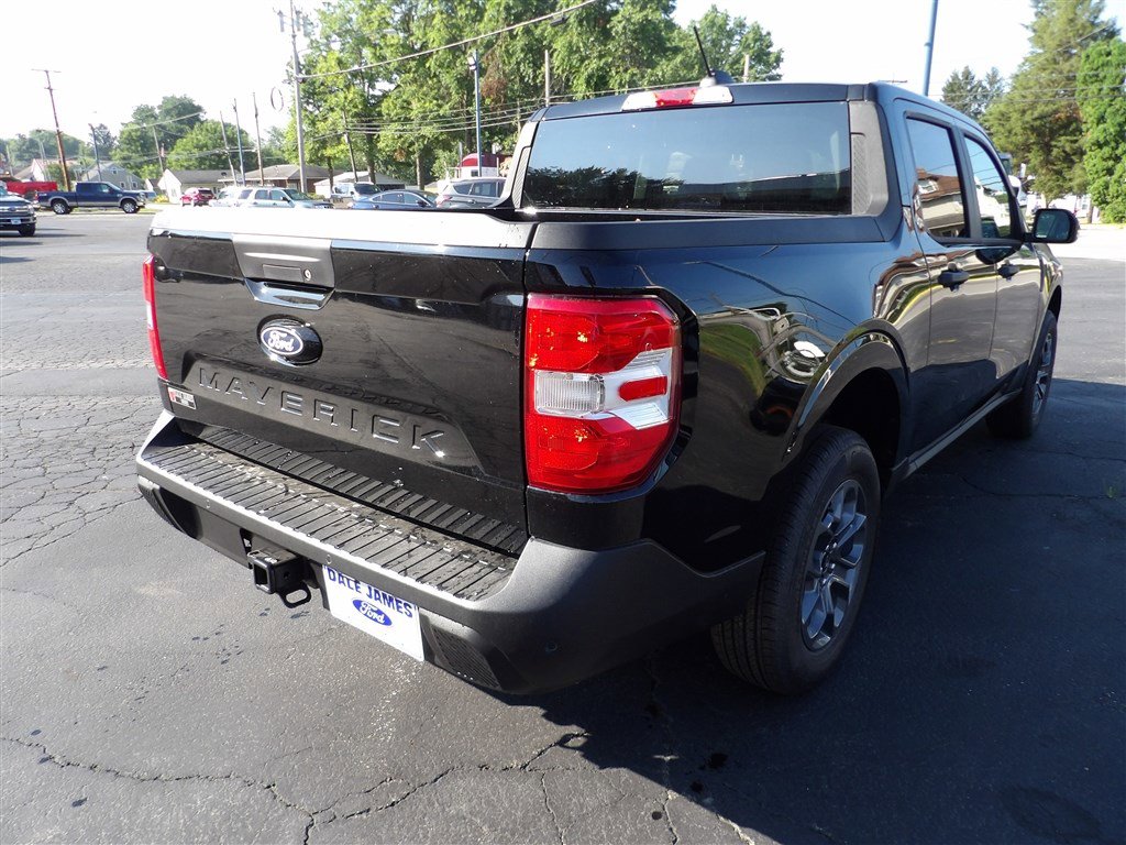 New 2025 Ford Maverick XLT w/ XLT Luxury Package image 9