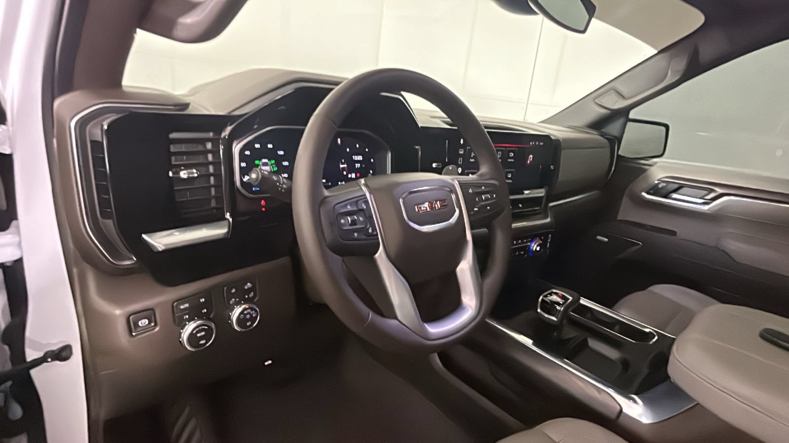 Used 2026 GMC Sierra 1500 SLT w/ SLT Premium Plus Package AWD/4WD image 16