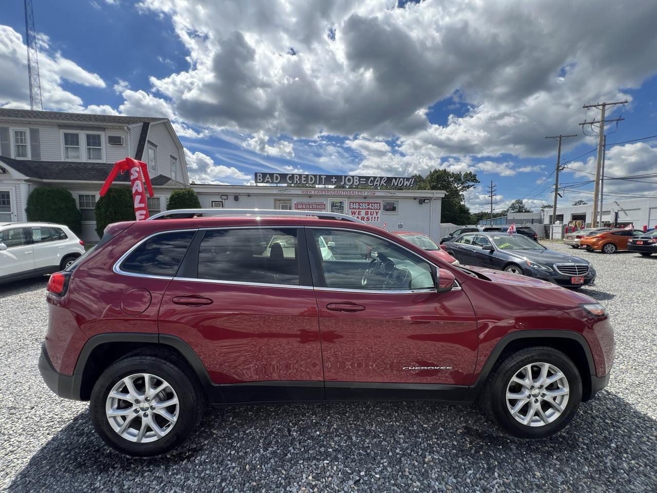 Used 2016 Jeep Cherokee Latitude w/ Cold Weather Group AWD/4WD image 5