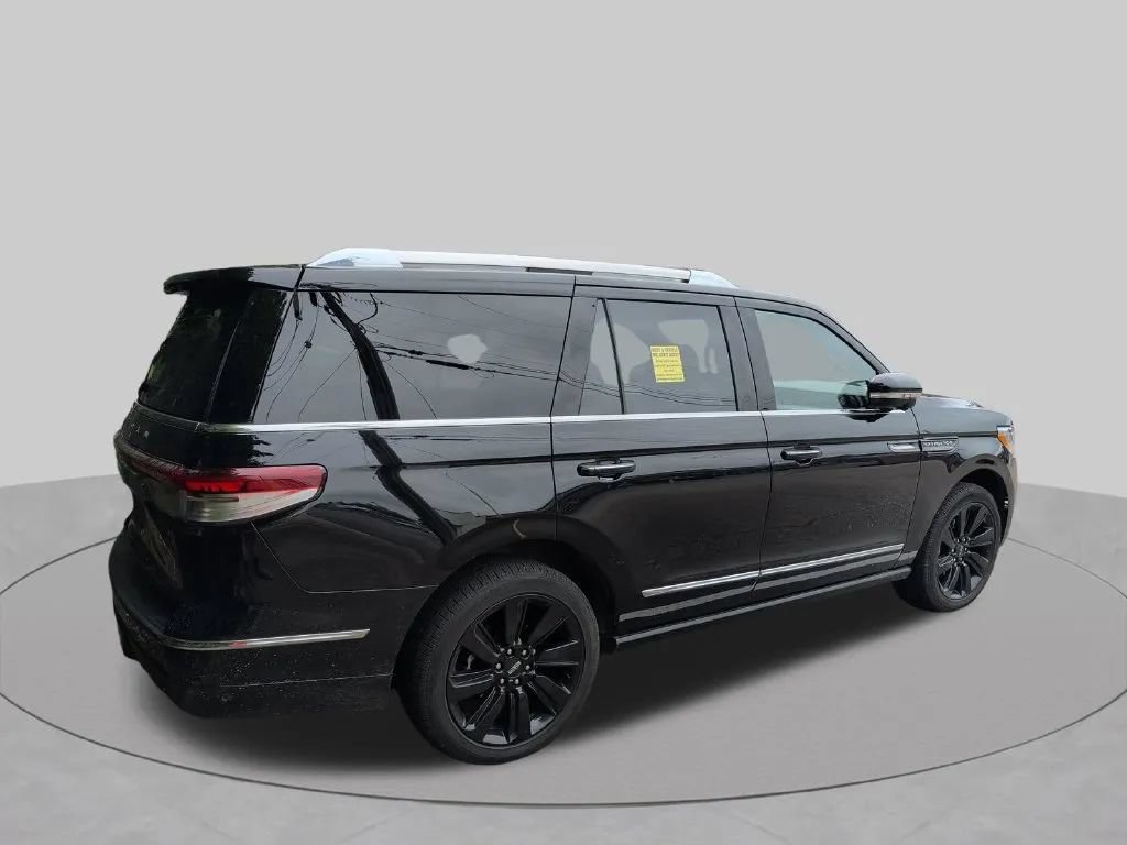 Used 2023 Lincoln Navigator Reserve AWD/4WD image 14