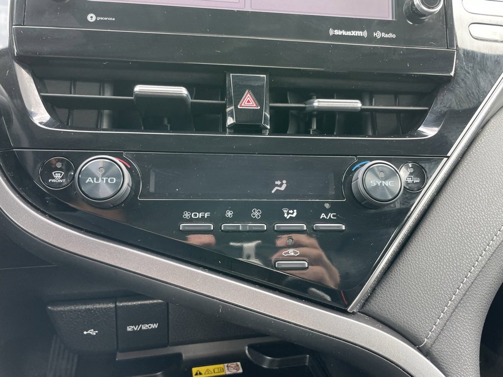 Used 2023 Toyota Camry XSE image 11