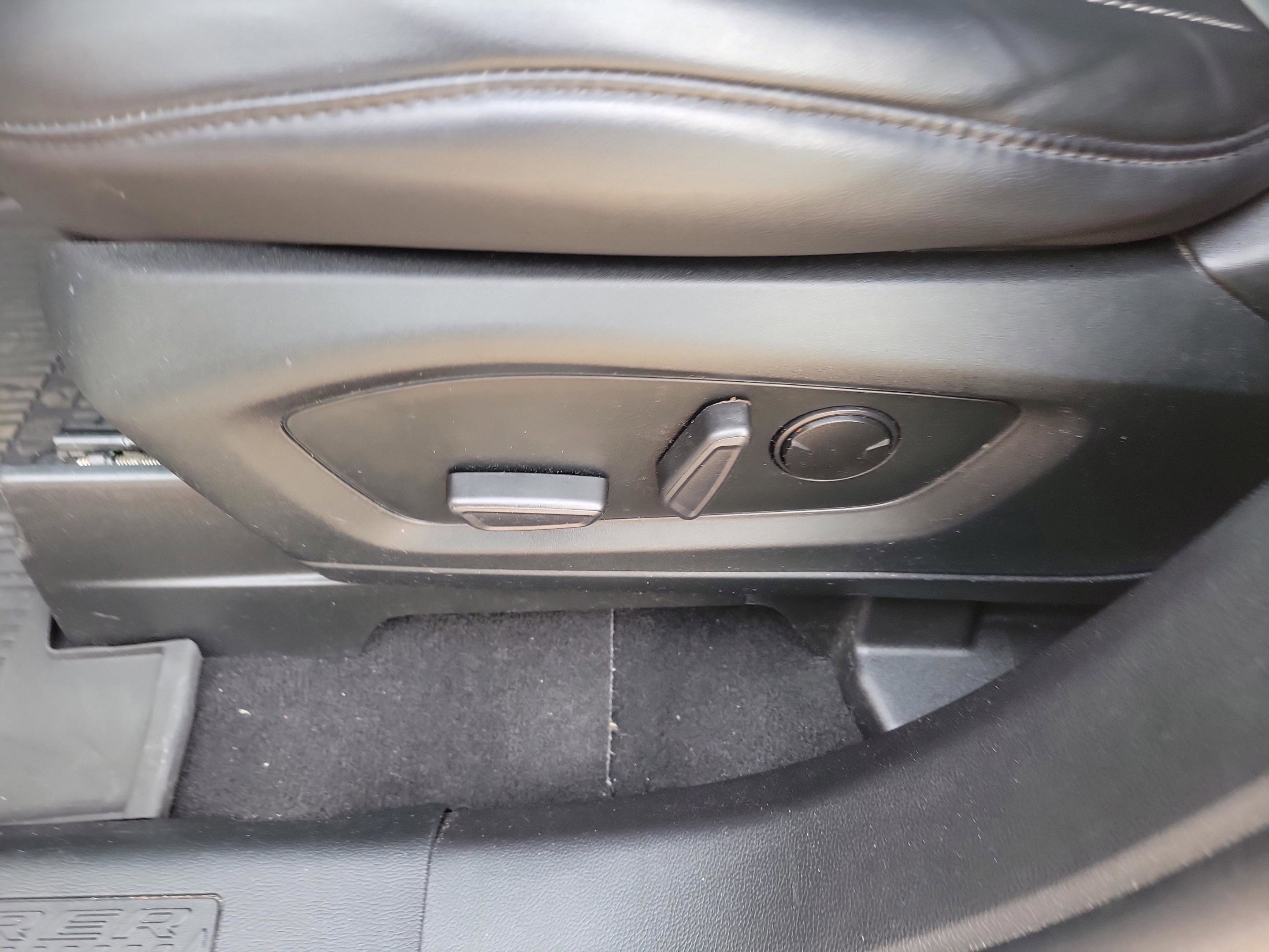 Used 2021 Ford Explorer XLT w/ Equipment Group 202A image 9