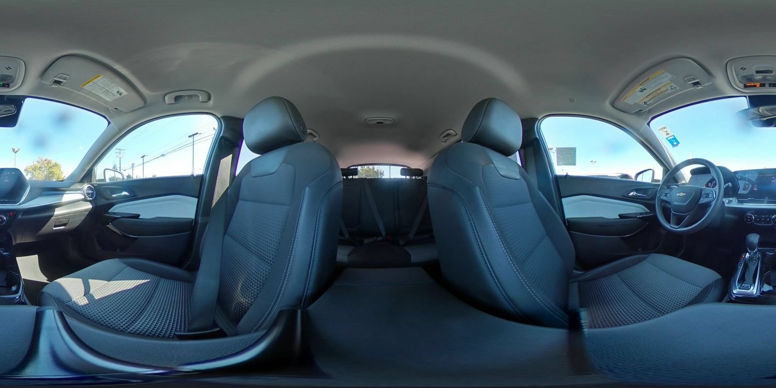 Used 2025 Chevrolet Trax LT FWD image 40