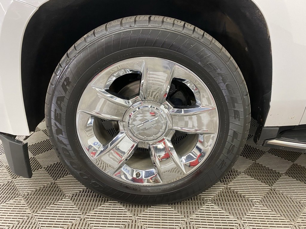 Used 2019 Chevrolet Suburban Premier image 4