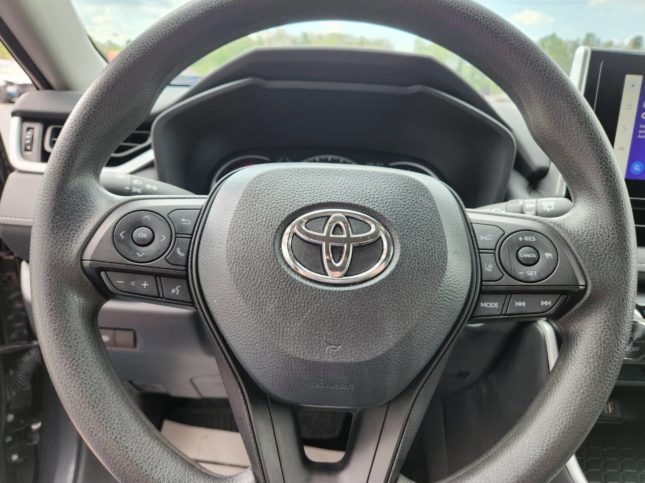 Used 2024 Toyota RAV4 XLE AWD/4WD image 13