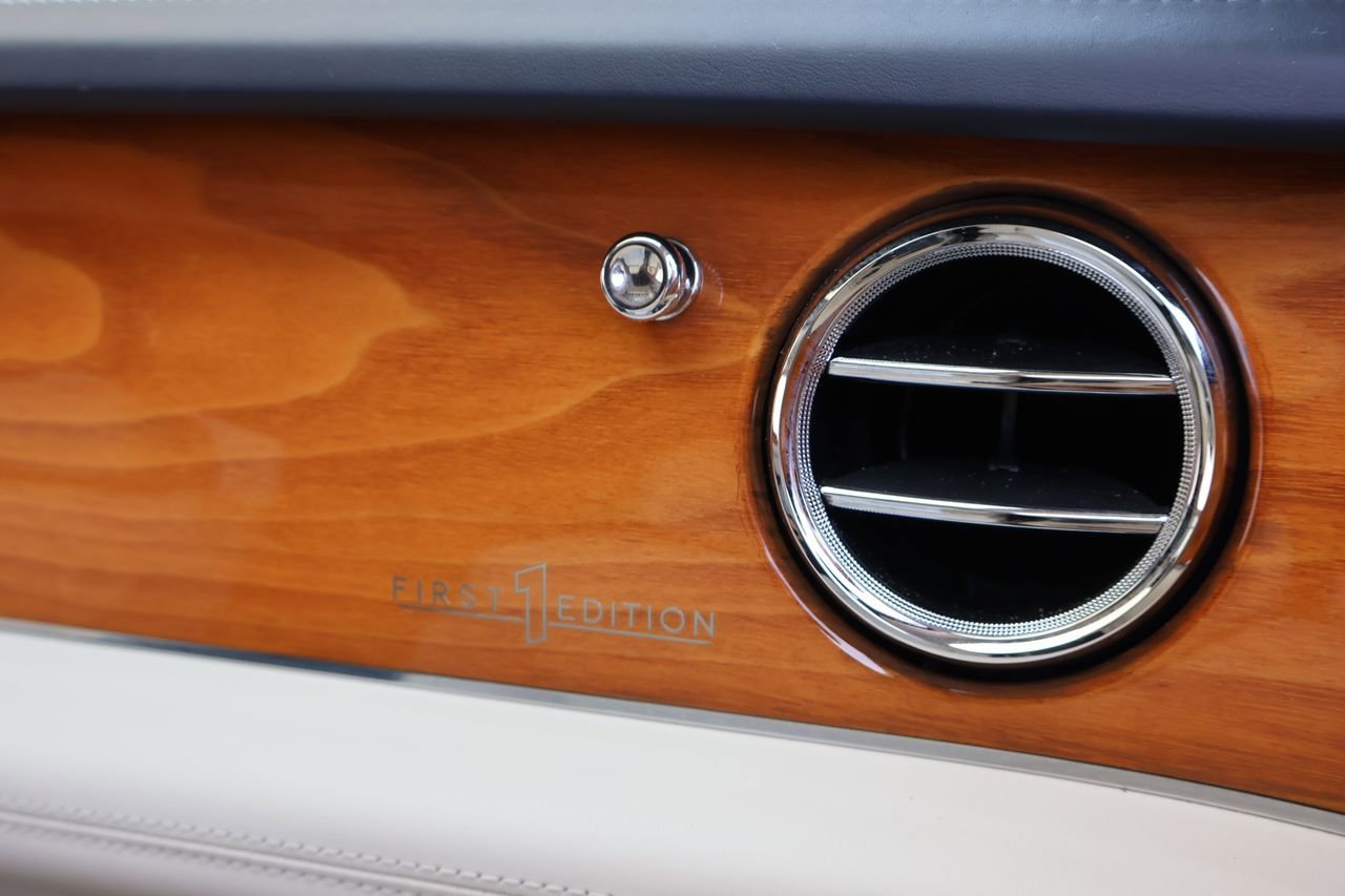 Used 2021 Bentley Bentayga image 22