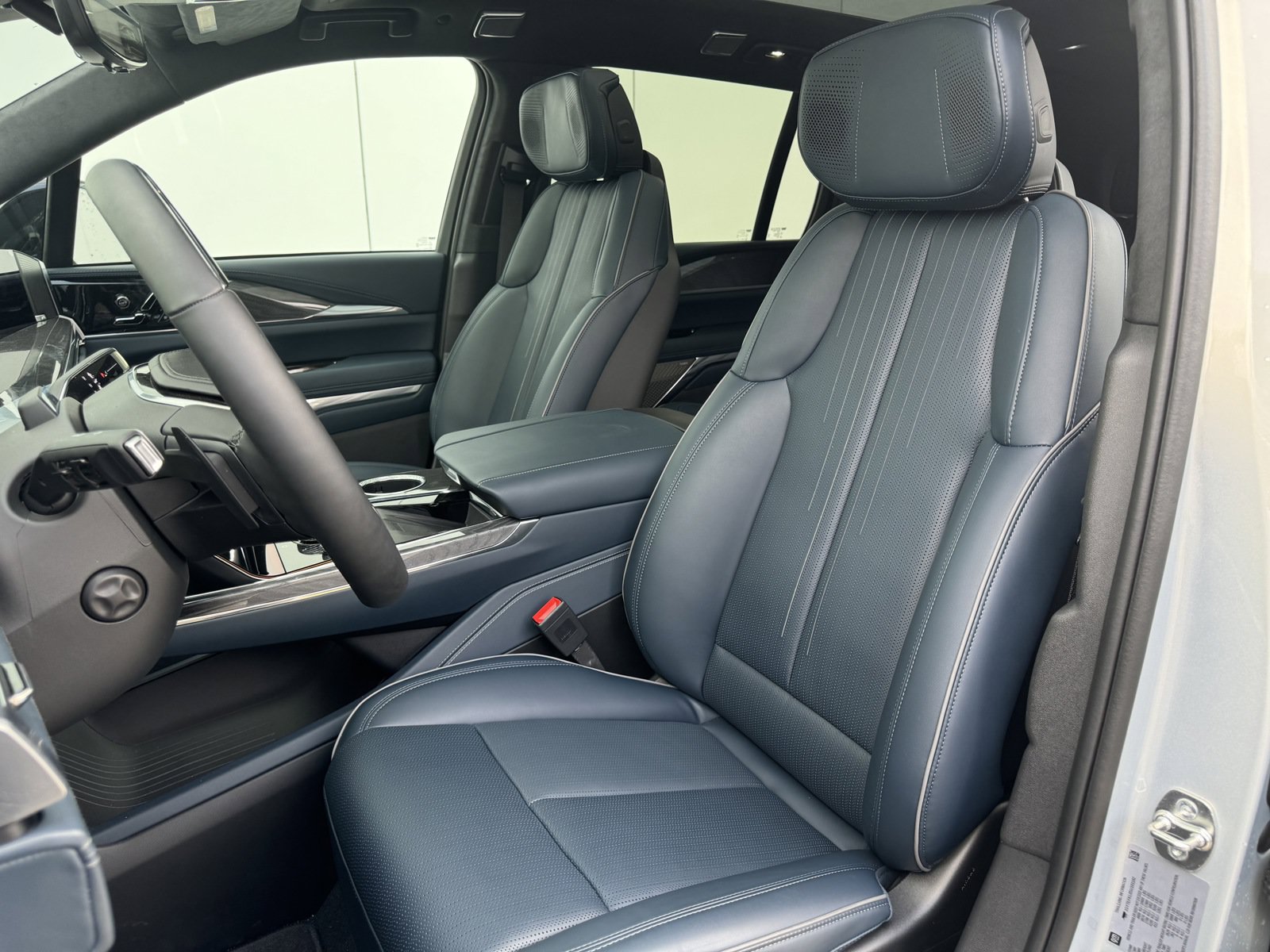 New 2025 Cadillac Escalade IQ Sport 2 AWD/4WD image 10