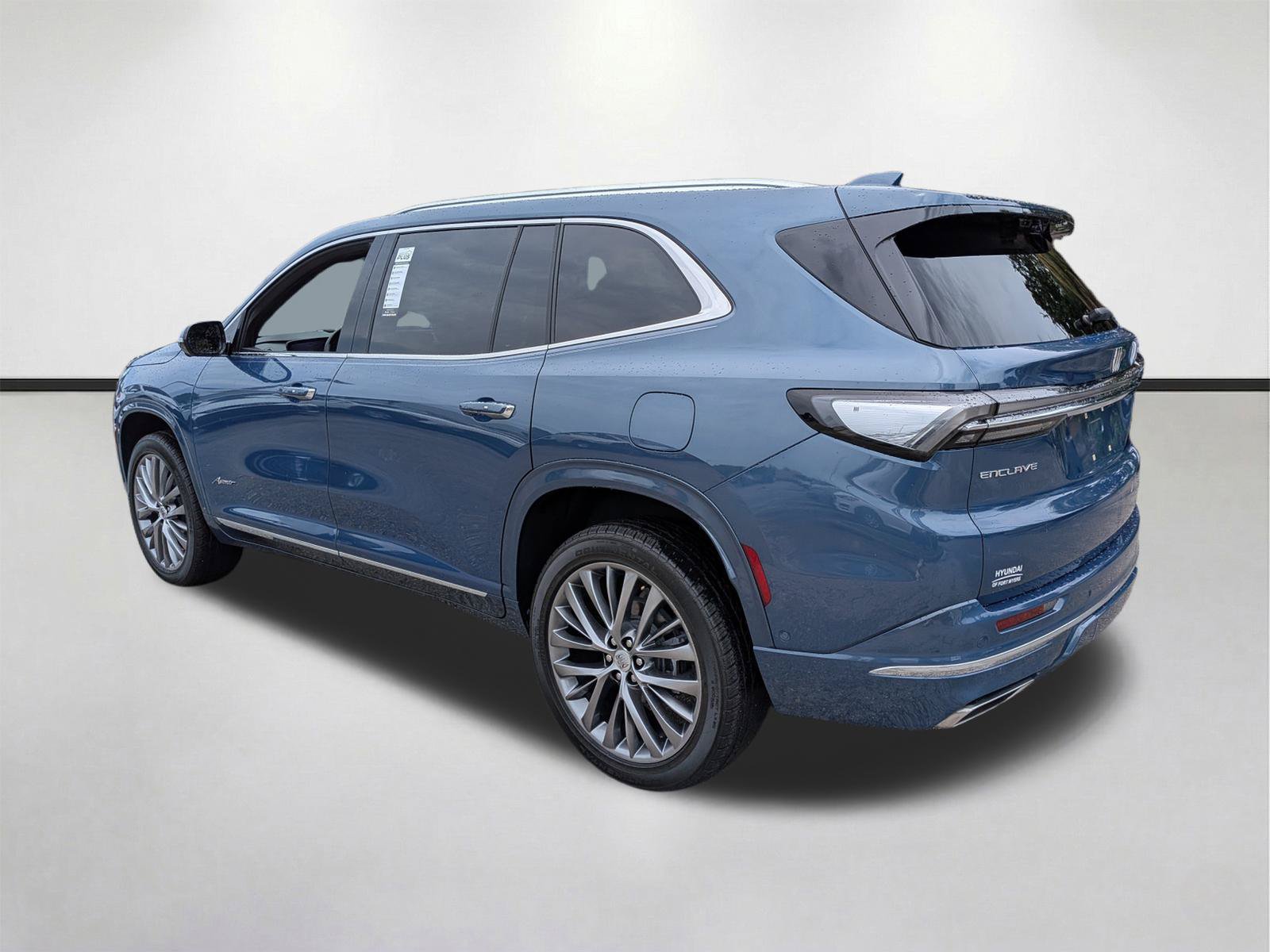 Used 2025 Buick Enclave Avenir w/ Super Cruise Package FWD image 6
