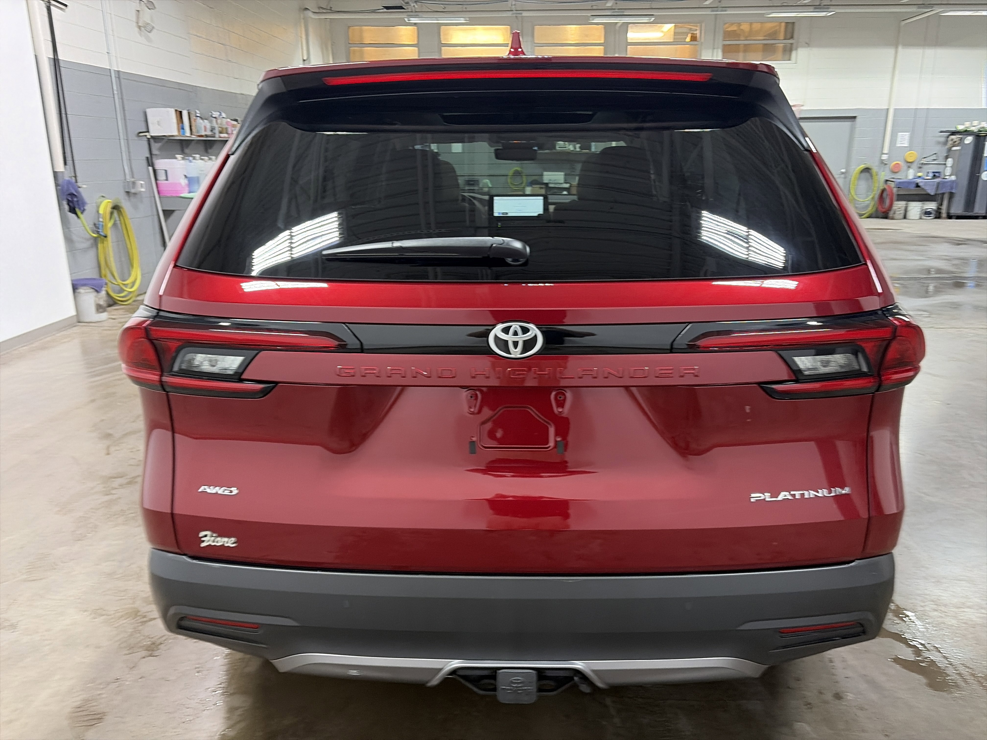Used 2025 Toyota Grand Highlander AWD image 4
