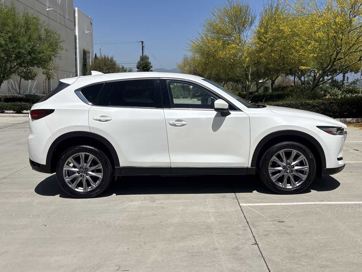 Used 2019 MAZDA CX-5 Grand Touring w/ GT Premium Package FWD image 2