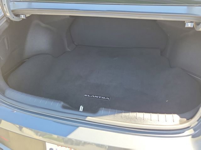 Certified 2025 Hyundai Elantra SEL image 21