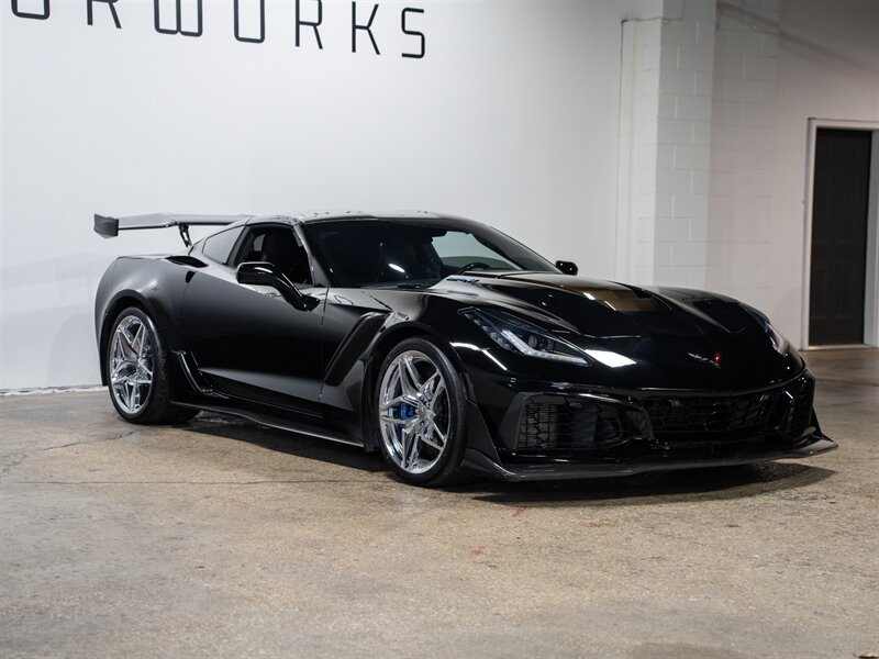 Used 2019 Chevrolet Corvette ZR1 RWD image 3