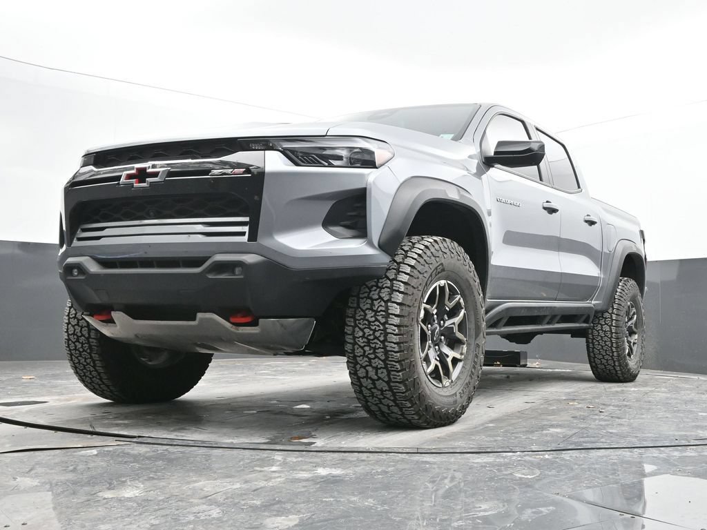 Used 2024 Chevrolet Colorado ZR2 w/ ZR2 Convenience Package III AWD/4WD image 44