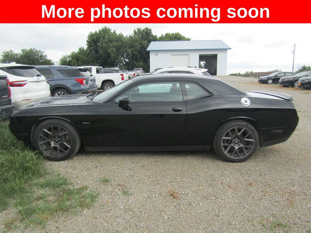 Used 2018 Dodge Challenger R/T RWD image 2