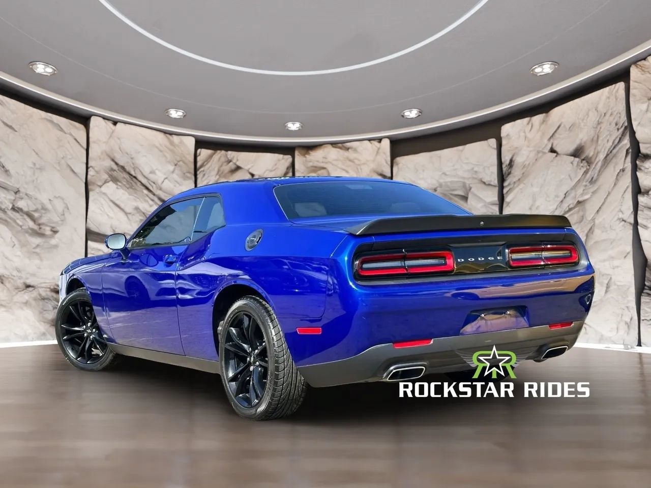 Used 2018 Dodge Challenger SXT w/ Blacktop Package RWD image 4