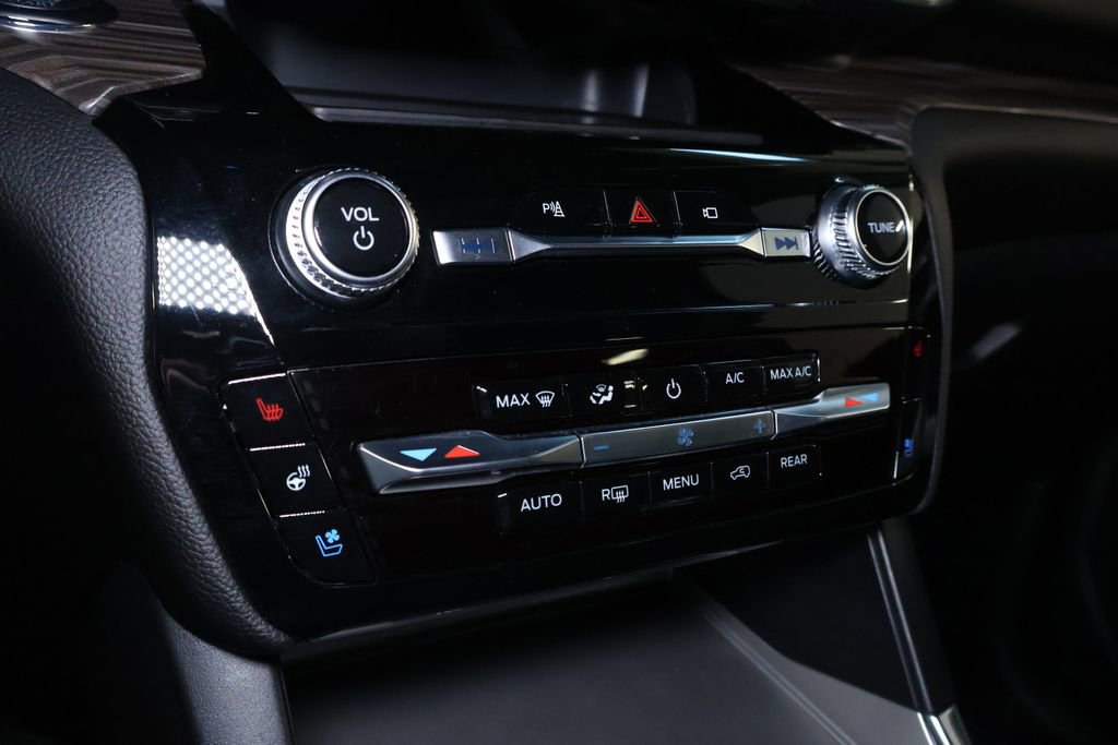 Used 2022 Ford Explorer Limited w/ Hybrid Equipment Group 310A image 29