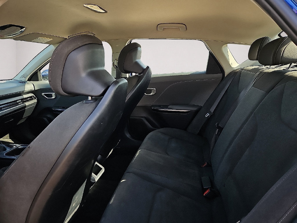 Used 2025 Kia K4 FWD image 16