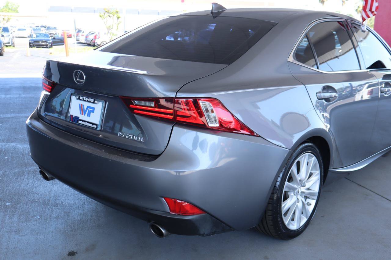 Used 2016 Lexus IS 200t RWD image 7