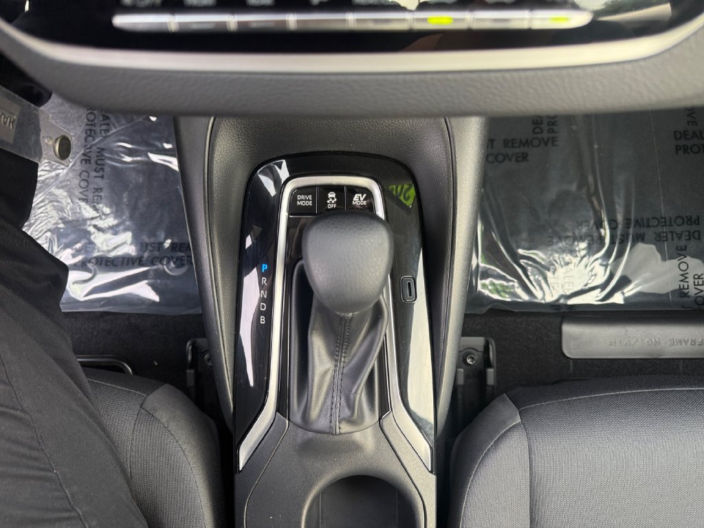 Used 2025 Toyota Corolla LE FWD image 26