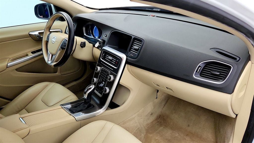 Used 2015 Volvo V60 T5 Premier FWD image 23
