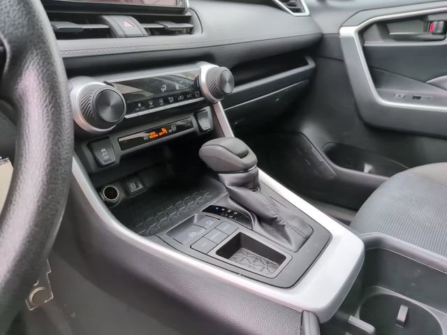 Used 2024 Toyota RAV4 LE FWD image 23