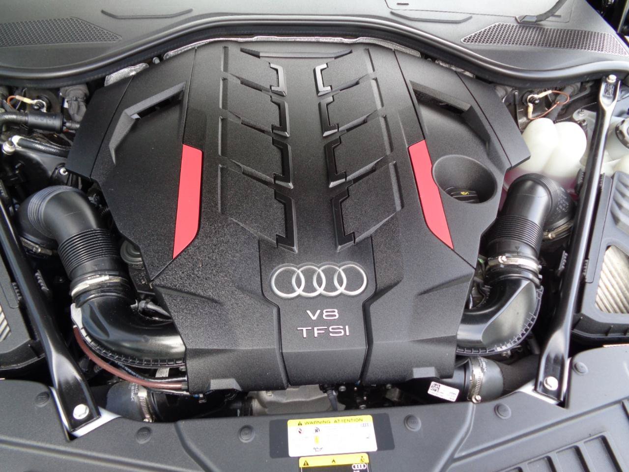 Used 2022 Audi S8 AWD/4WD image 18
