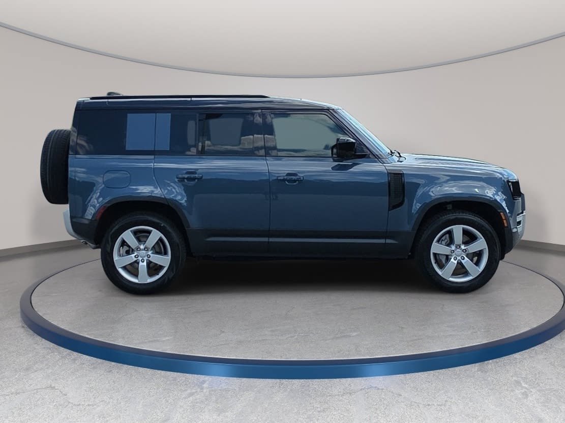 Certified 2025 Land Rover Defender 110 S AWD/4WD image 4