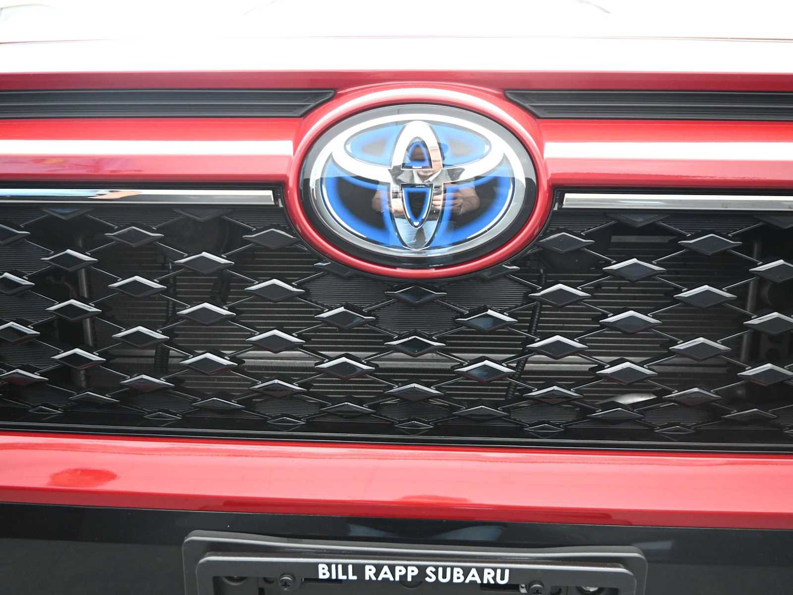 Used 2021 Toyota RAV4 SE w/ Weather & Moonroof Package image 17