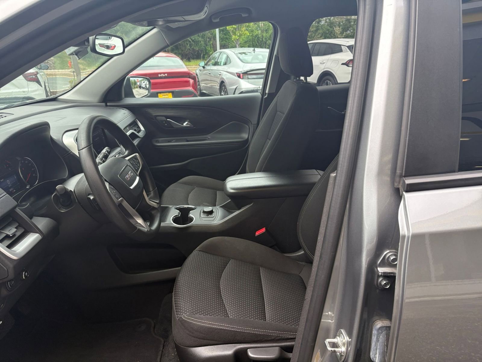 Used 2024 GMC Terrain SLE FWD image 27