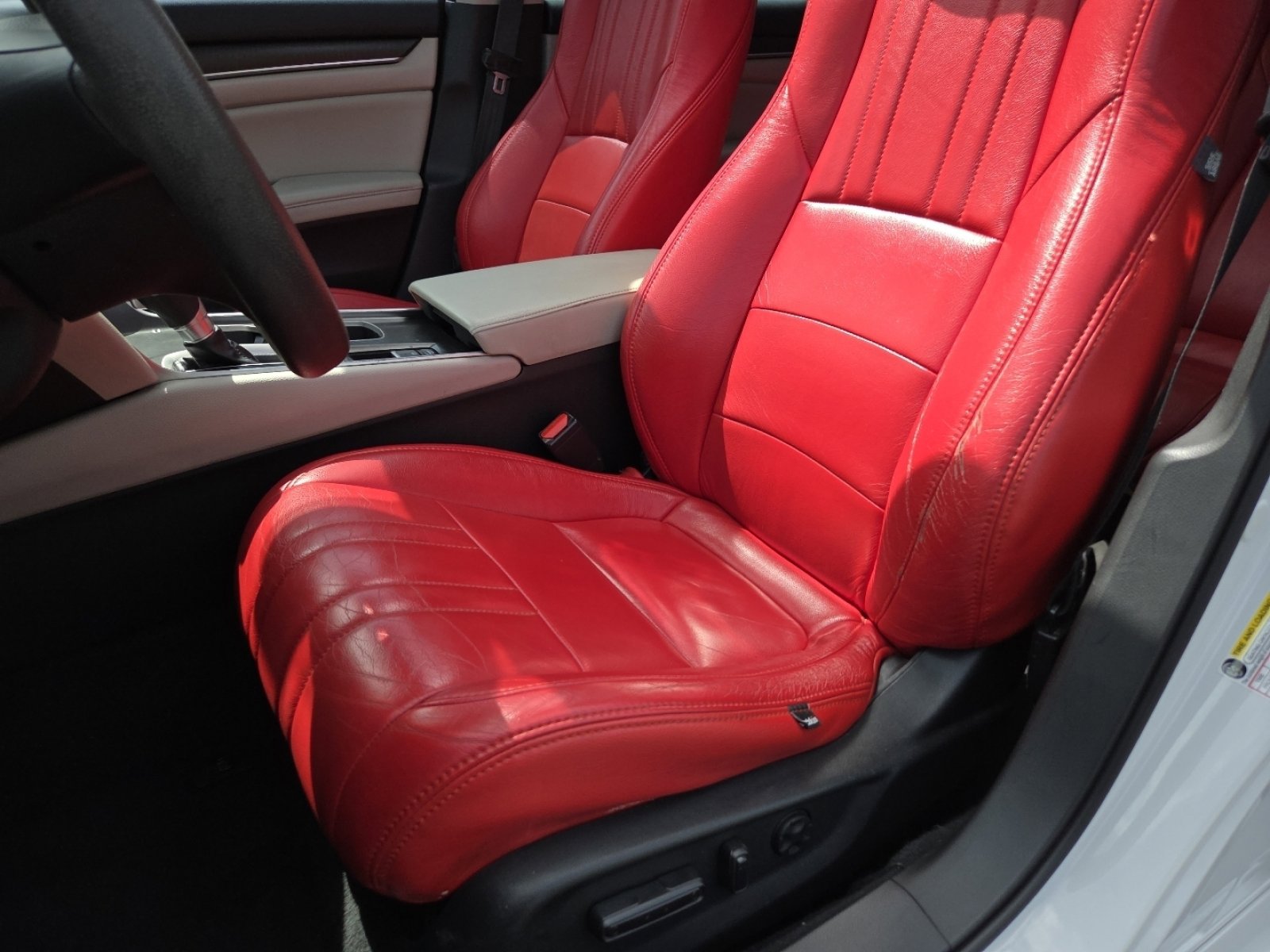 Used 2018 Honda Accord EX image 27