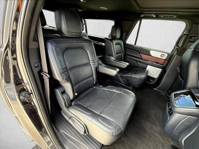 Used 2023 Lincoln Navigator L Reserve RWD image 29