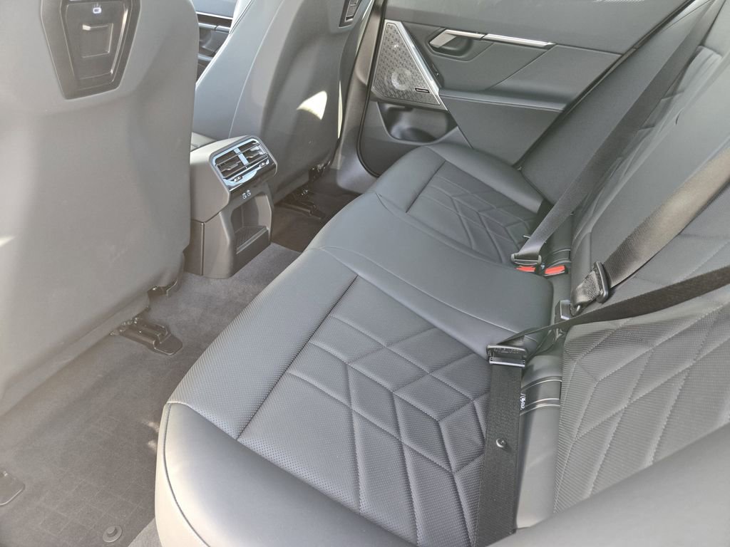 Certified 2025 BMW 530i xDrive w/ Executive Package image 33