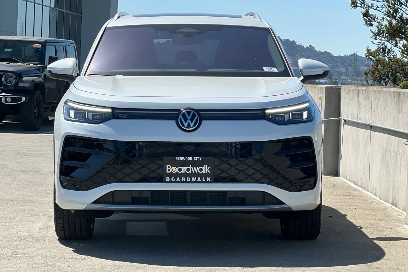 New 2026 Volkswagen Tiguan SEL R-Line AWD/4WD image 9