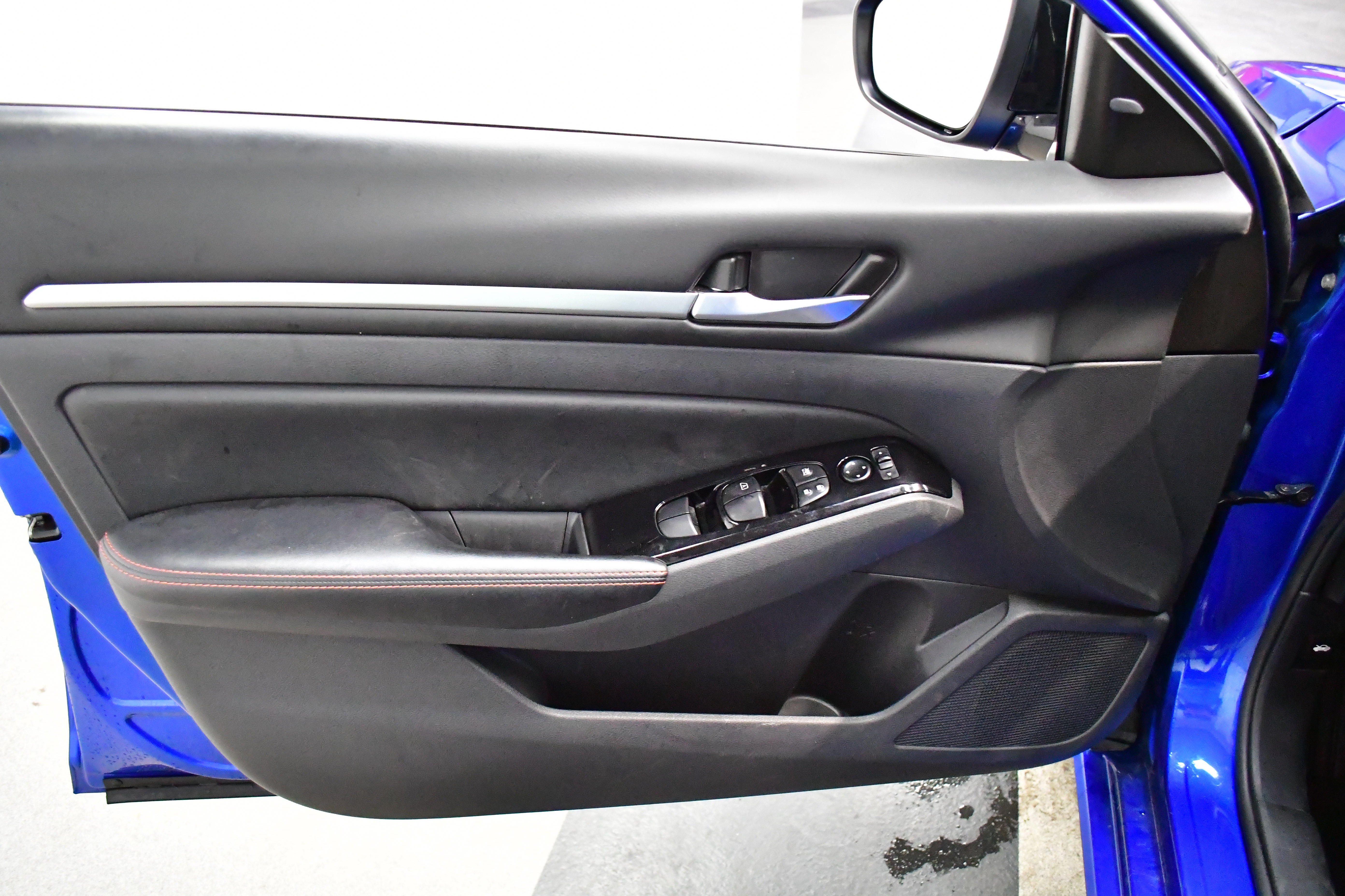 Used 2025 Nissan Altima 2.5 SR image 16