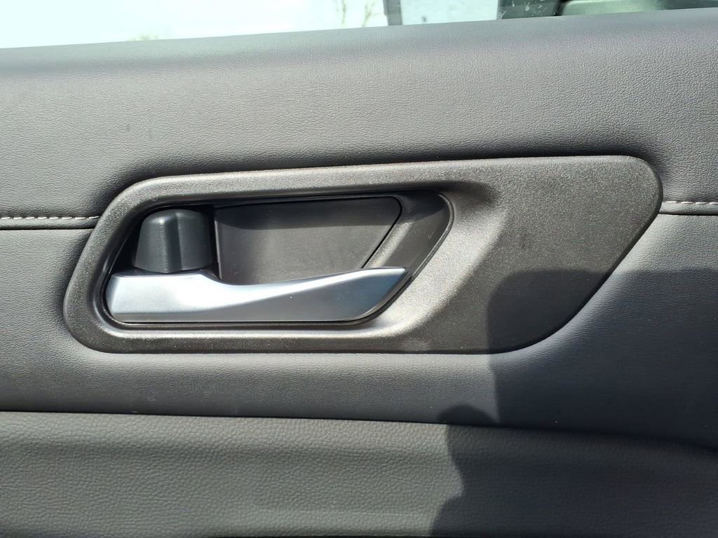 New 2026 Nissan Pathfinder SL image 16