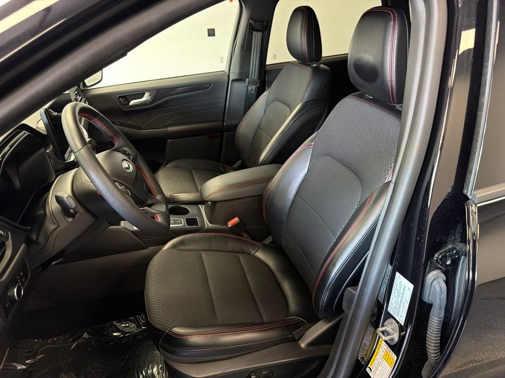 Used 2023 Ford Escape ST-Line w/ Tech Pack #1 AWD/4WD image 15