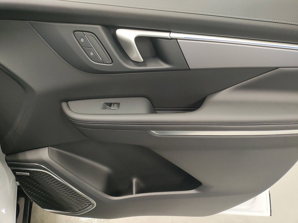 New 2026 Buick Enclave Sport Touring w/ Power Package image 9