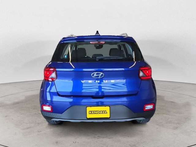 Used 2021 Hyundai Venue FWD image 6