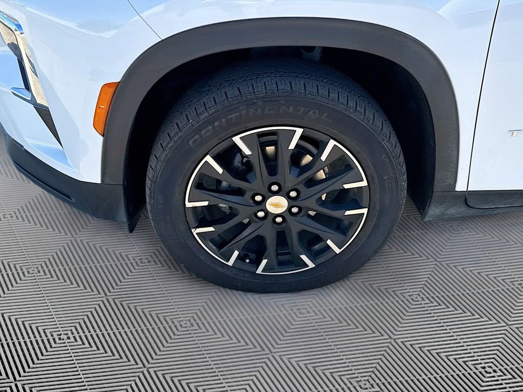 Used 2025 Chevrolet Traverse LT w/ Sun and Wheel Package image 31