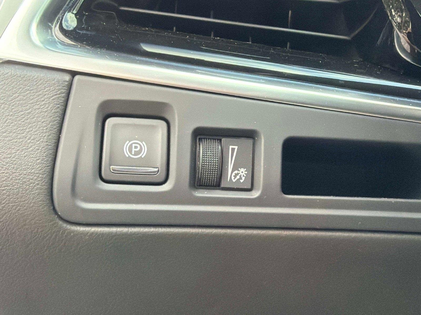 Used 2024 Cadillac XT6 Premium Luxury AWD/4WD image 47