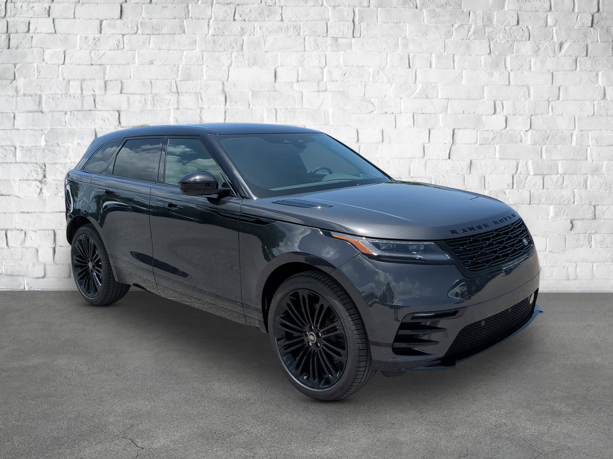New 2026 Land Rover Range Rover Velar Dynamic SE image 8