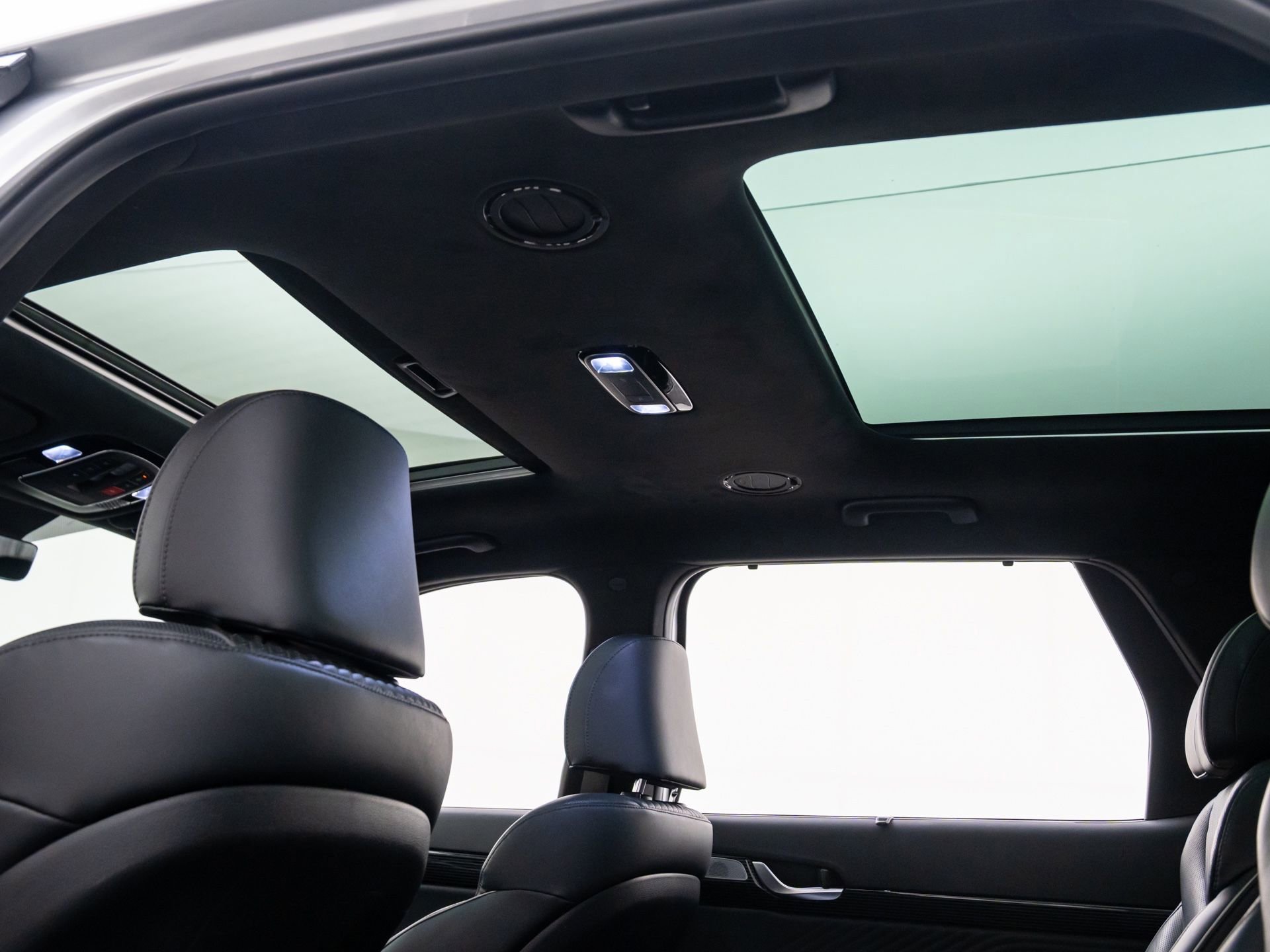 Used 2023 Hyundai Palisade Calligraphy image 12