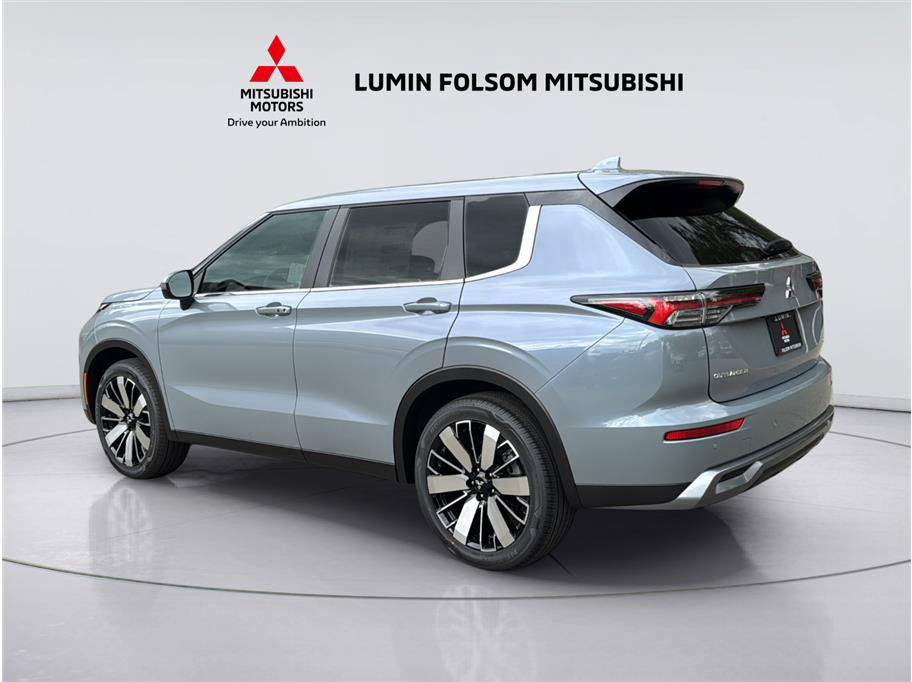New 2026 Mitsubishi Outlander SE AWD/4WD image 3