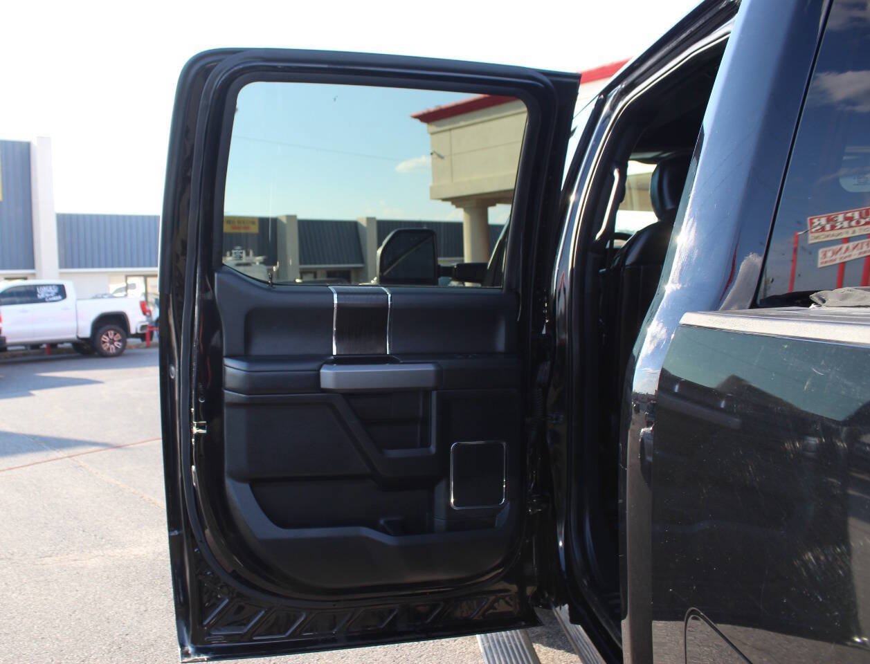 Used 2018 Ford F250 Platinum w/ Platinum Ultimate Package AWD/4WD image 18