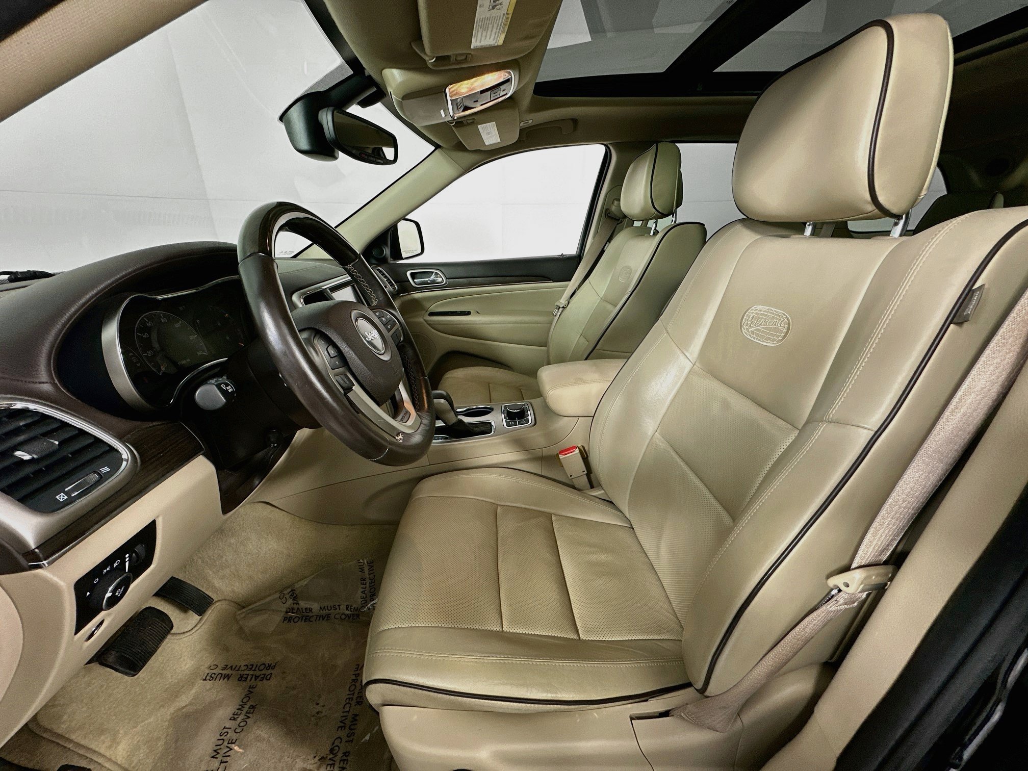 Used 2017 Jeep Grand Cherokee Overland AWD/4WD image 21